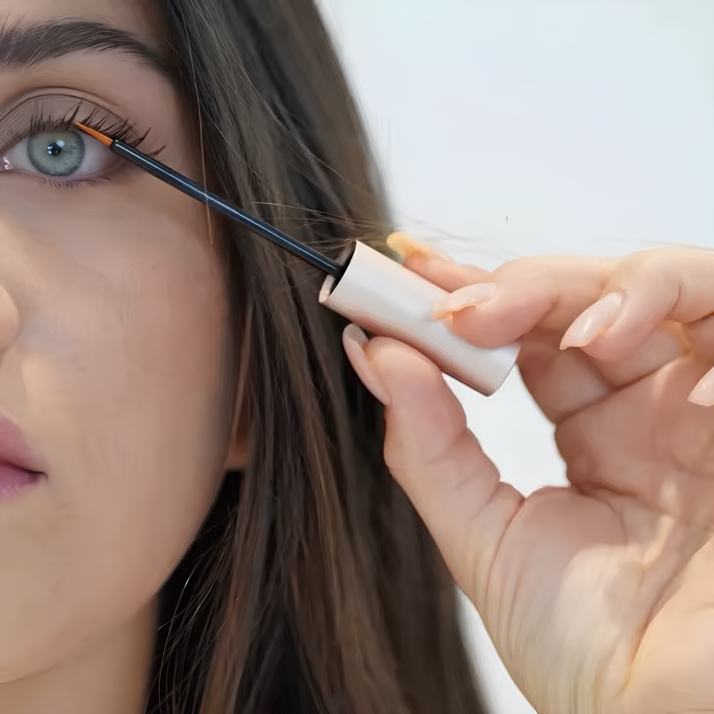 Wimpergroeiserum & Volume Mascara By Avaneri™